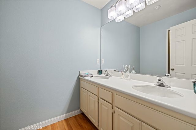 23402 Abbey Glen Place, Valencia, CA 91354