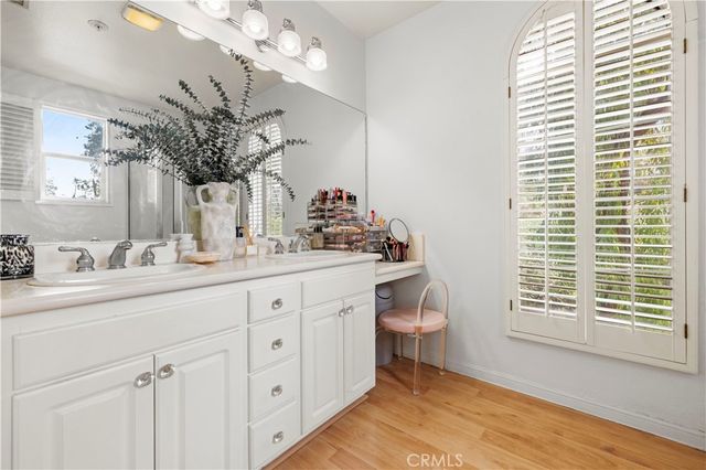 23402 Abbey Glen Place, Valencia, CA 91354