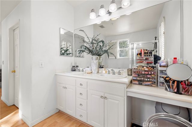 23402 Abbey Glen Place, Valencia, CA 91354