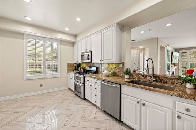 23402 Abbey Glen Place, Valencia, CA 91354