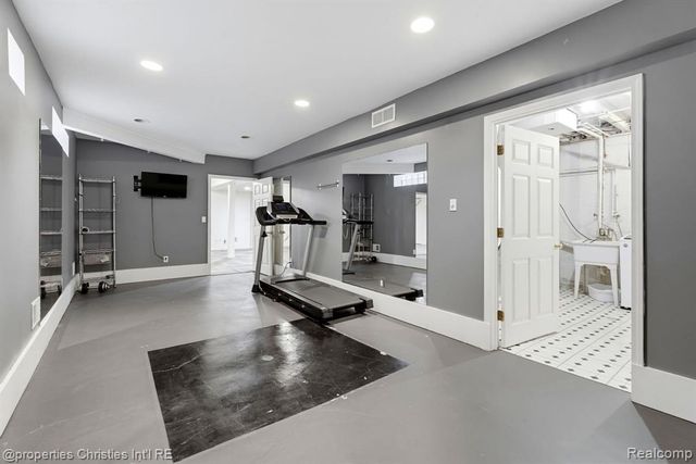 119 Crane Avenue, Royal Oak, MI 48067
