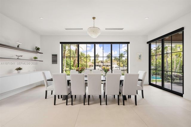 885 NE 76th St, Miami, FL 33138