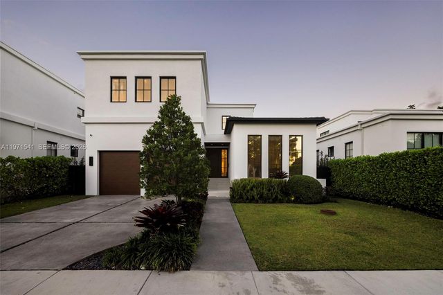 885 NE 76th St, Miami, FL 33138