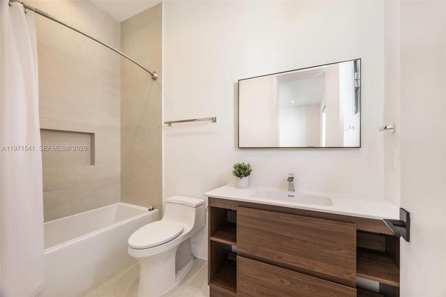 885 NE 76th St, Miami, FL 33138