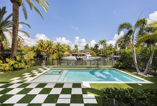 885 NE 76th St, Miami, FL 33138