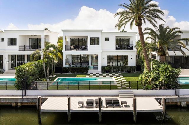 885 NE 76th St, Miami, FL 33138