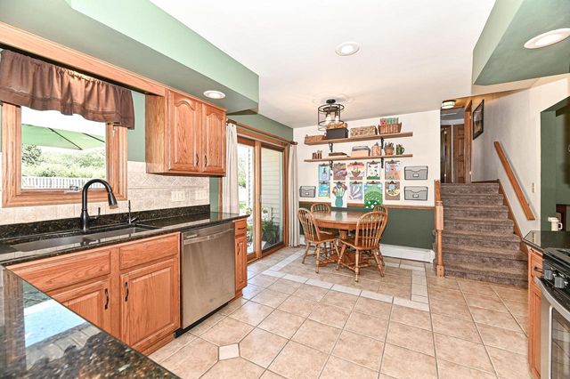 7622 Fielding LANE, Greendale, WI 53129