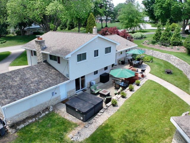 7622 Fielding LANE, Greendale, WI 53129