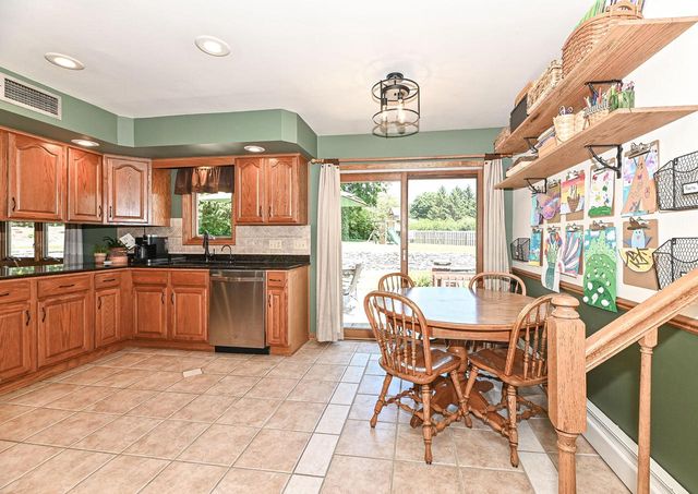 7622 Fielding LANE, Greendale, WI 53129