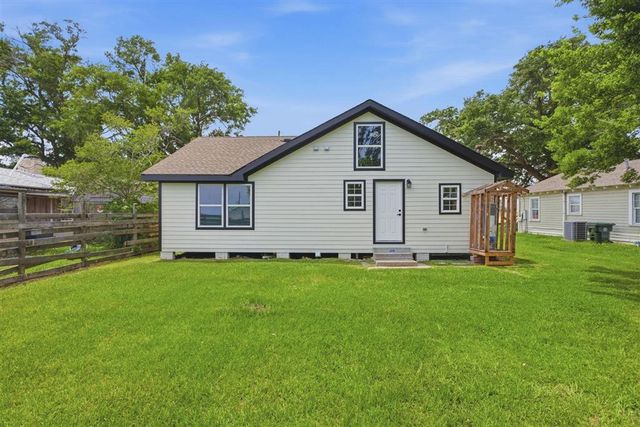 2915 Creole St Street, Lake Charles, LA 70601