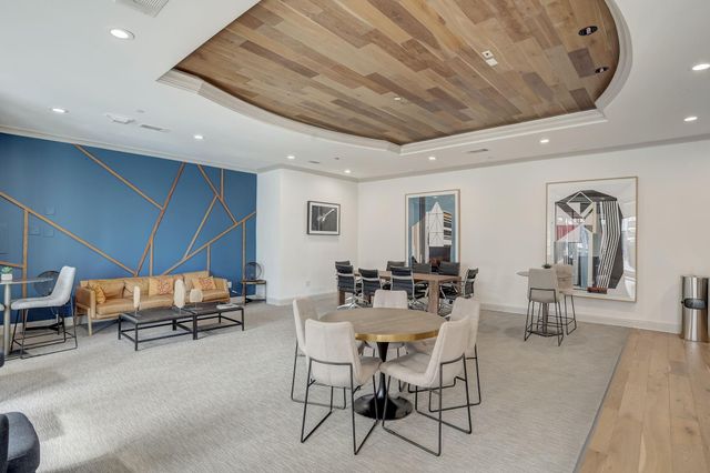2800 Kirby Drive B, Houston, TX 77098