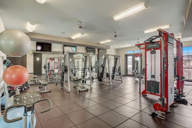 2800 Kirby Drive B, Houston, TX 77098