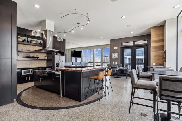 2800 Kirby Drive B, Houston, TX 77098