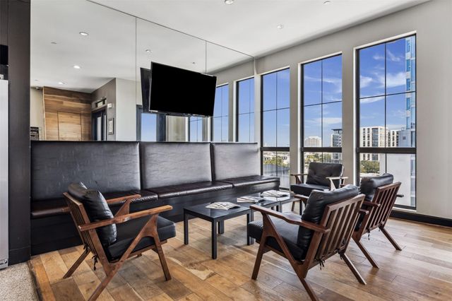 2800 Kirby Drive B, Houston, TX 77098