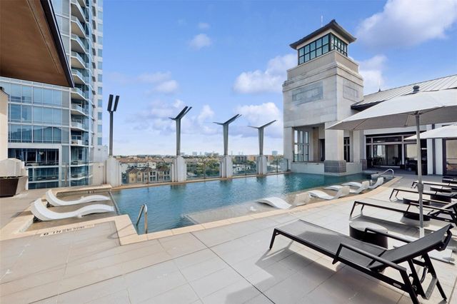 2800 Kirby Drive B, Houston, TX 77098