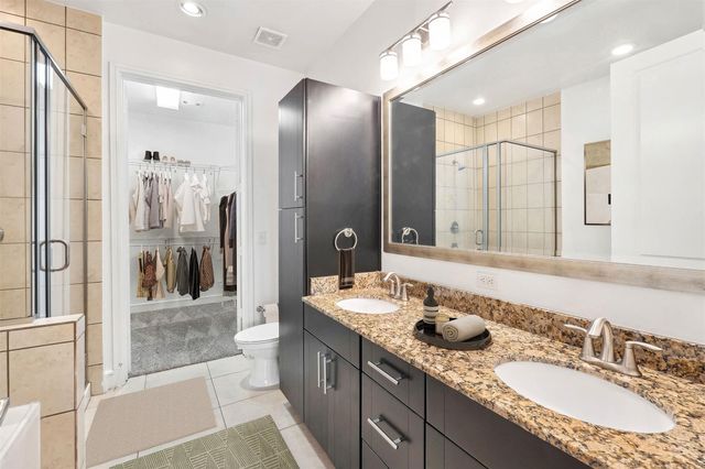 2800 Kirby Drive B, Houston, TX 77098