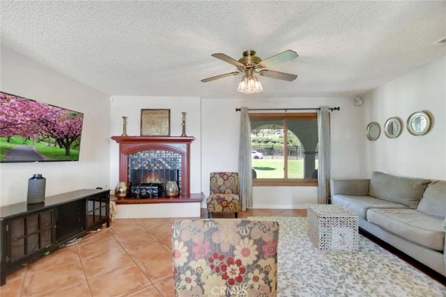 6198 Limonite, Jurupa Valley, CA 92509