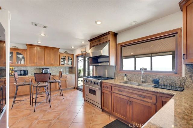 6198 Limonite, Jurupa Valley, CA 92509
