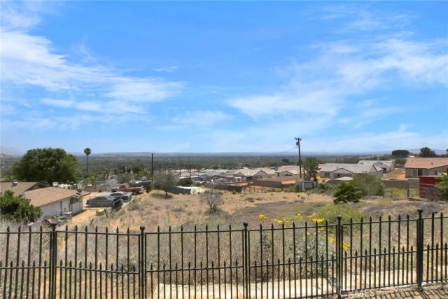 6198 Limonite, Jurupa Valley, CA 92509