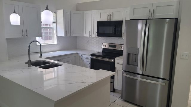 7570 DIAMOND POINTE Circle, Delray Beach, FL 33446