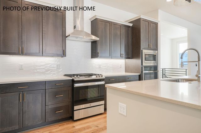 7146 Talara Ct, West Richland, WA 99353