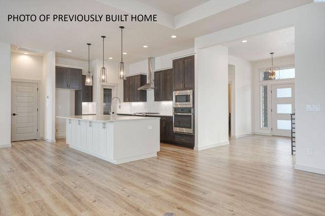 7146 Talara Ct, West Richland, WA 99353