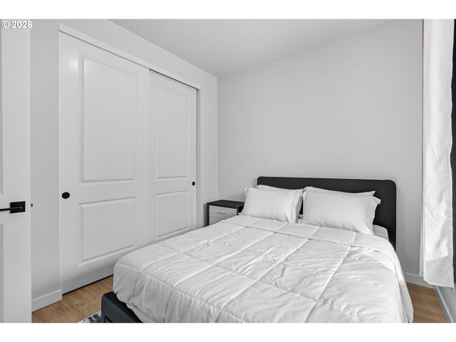 817 Ne 94TH Ave, Portland, OR 97220