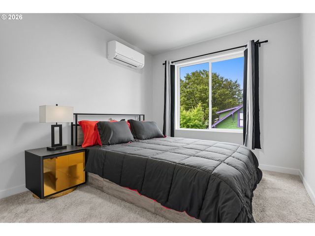 817 Ne 94TH Ave, Portland, OR 97220