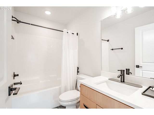 817 Ne 94TH Ave, Portland, OR 97220