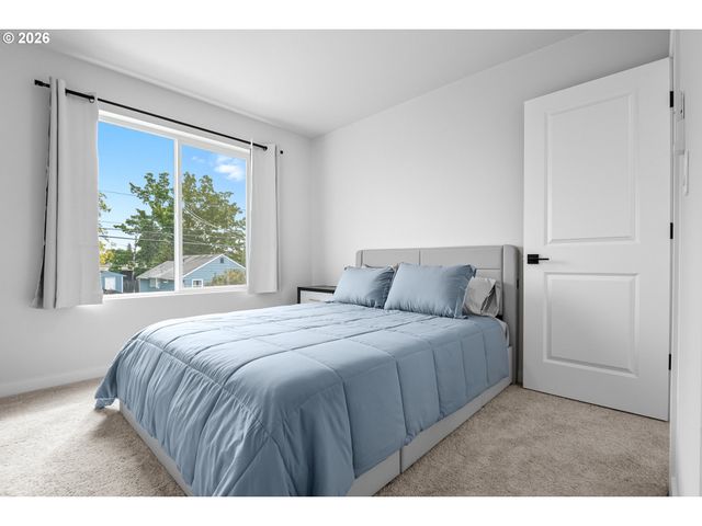 817 Ne 94TH Ave, Portland, OR 97220