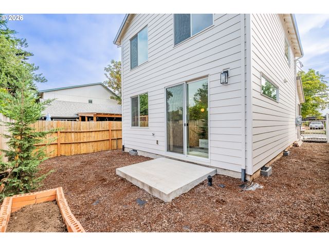 817 Ne 94TH Ave, Portland, OR 97220