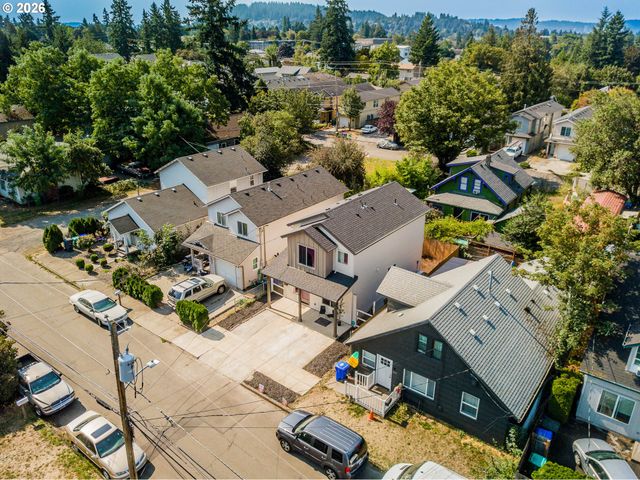 817 Ne 94TH Ave, Portland, OR 97220