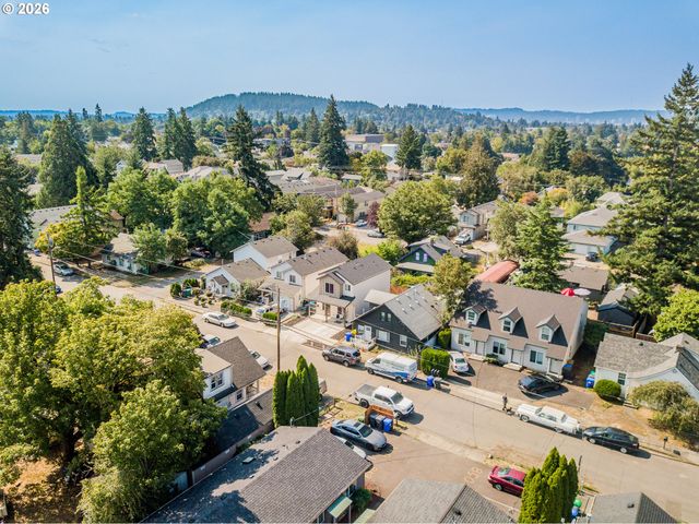 817 Ne 94TH Ave, Portland, OR 97220