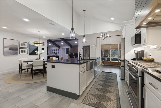 2300 Regal Road, Plano, TX 75075