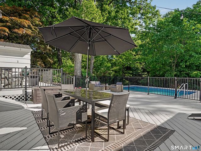 3 Pheasant Court, Norwalk, CT 06854