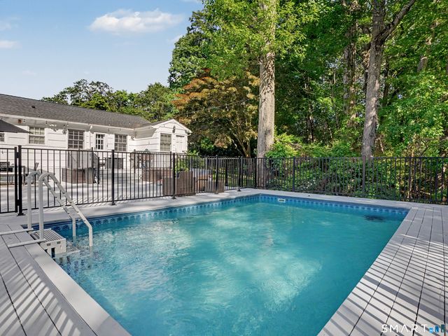 3 Pheasant Court, Norwalk, CT 06854