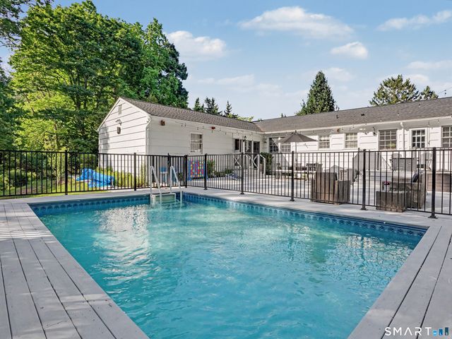 3 Pheasant Court, Norwalk, CT 06854