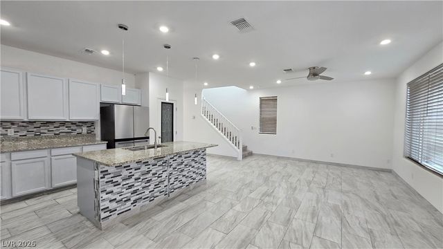 8025 Texas Hills Street, Las Vegas, NV 89113