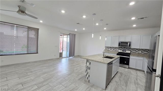 8025 Texas Hills Street, Las Vegas, NV 89113