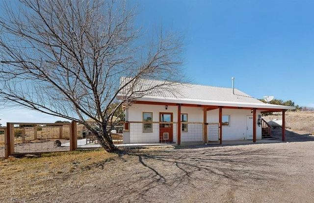 26 Jennifer Way, Santa Fe, NM 87508