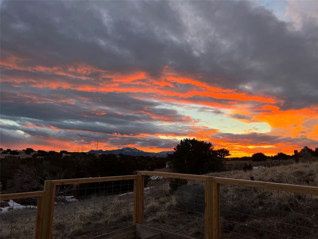 26 Jennifer Way, Santa Fe, NM 87508