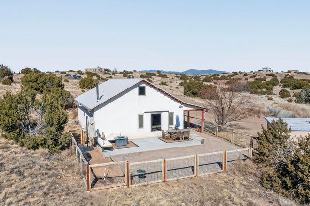 26 Jennifer Way, Santa Fe, NM 87508