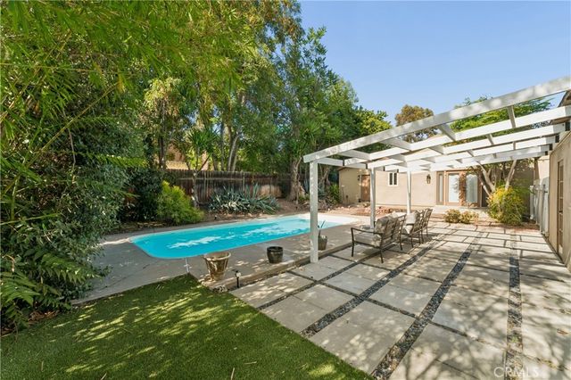 4719 Wortser, Sherman Oaks, CA 91423