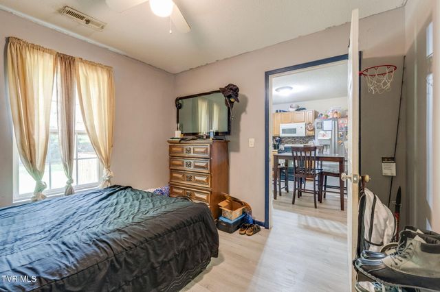 79 Woodlyn Road, Johnson City, TN 37601