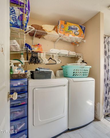 79 Woodlyn Road, Johnson City, TN 37601