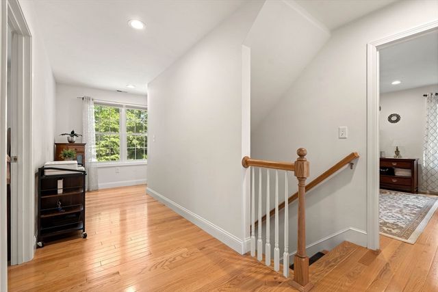 34 Amesbury Ave, Amesbury, MA 01913