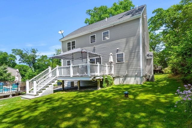 34 Amesbury Ave, Amesbury, MA 01913