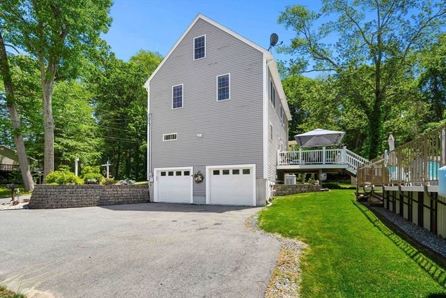34 Amesbury Ave, Amesbury, MA 01913