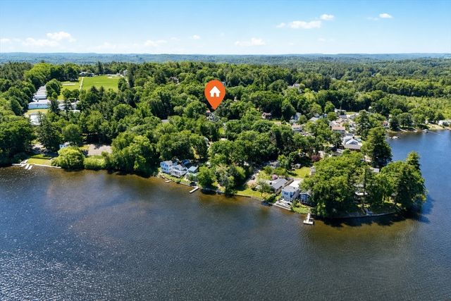 34 Amesbury Ave, Amesbury, MA 01913