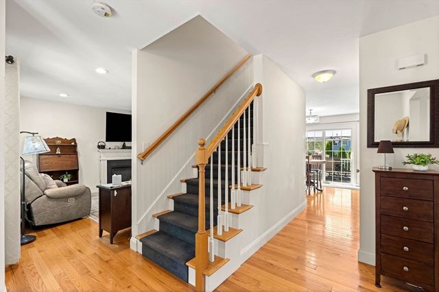 34 Amesbury Ave, Amesbury, MA 01913